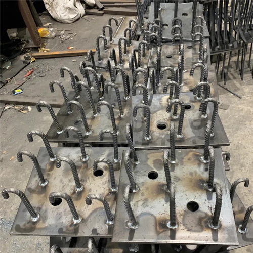 图纸中如何确定达州预埋件的位置？